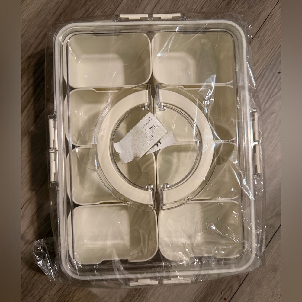 Cream Plastic Snack Organizer